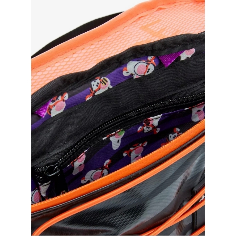 Bioworld Disney Winnie the Pooh Tigger Retro Belt Bag / BoxLunch Exclusive - Picture 4 of 8